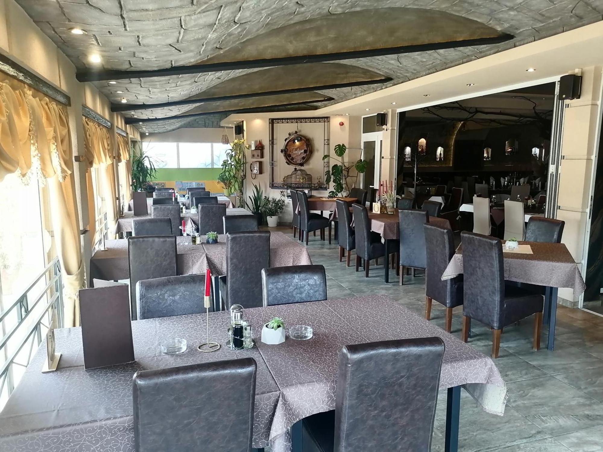 Hotel Talija Svilajnac Экстерьер фото